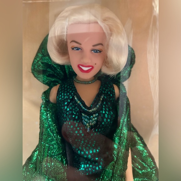NIB-1993 Emerald Evening Marilyn Monroe Doll by DSI - Picture 3 of 12
